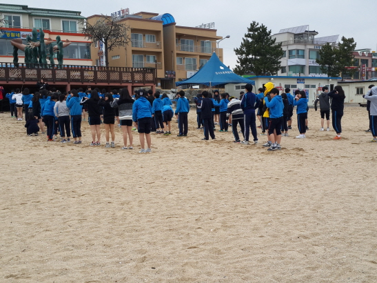 고잔중학교 물고기맨손잡기전 준비운동